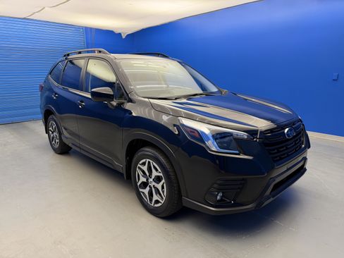 Certified 2024 Subaru Forester Premium AWD/4WD image 2