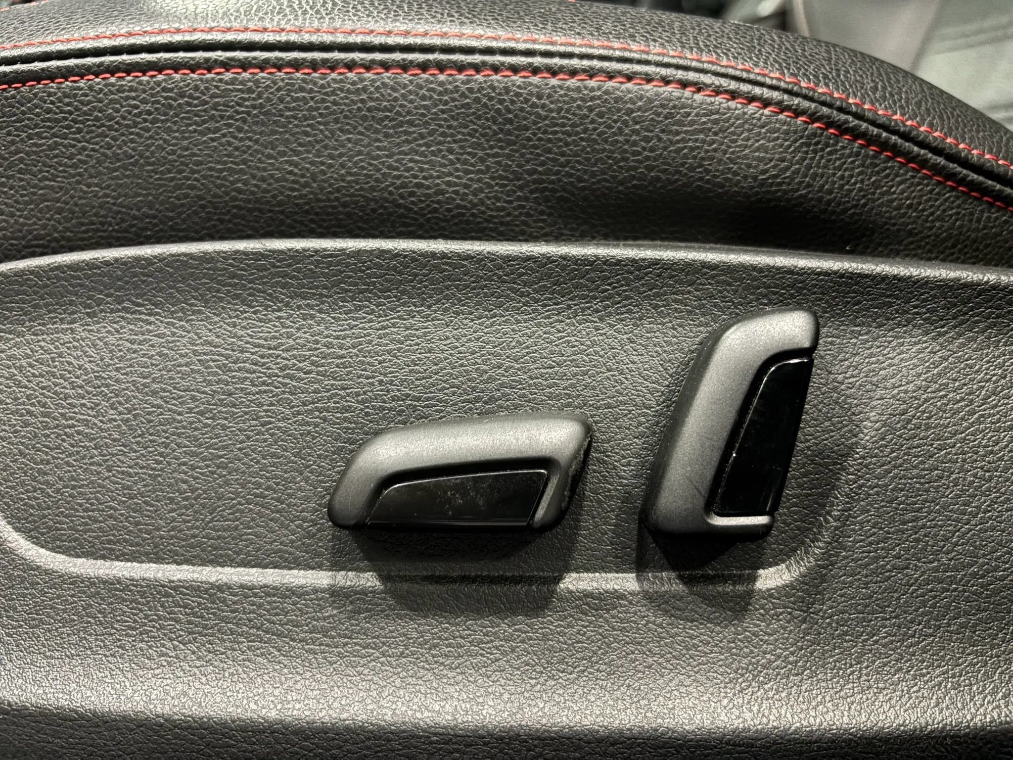 Used 2017 Volkswagen Jetta GLI FWD image 13