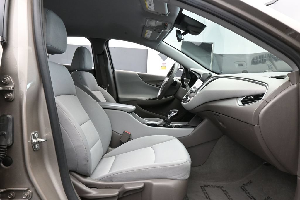 Used 2024 Chevrolet Malibu LT FWD image 45