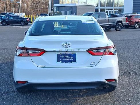Used 2022 Toyota Camry LE image 5