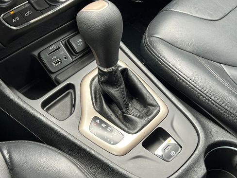 Used 2016 Jeep Cherokee 75th Anniversary FWD image 27