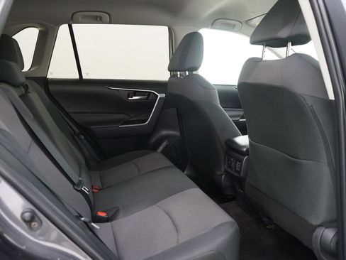 Used 2025 Toyota RAV4 XLE AWD/4WD image 13