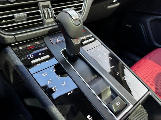 Certified 2026 Porsche Macan AWD/4WD image 21