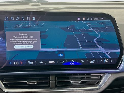 Used 2025 Chevrolet Equinox EV LT w/ Convenience Package image 22