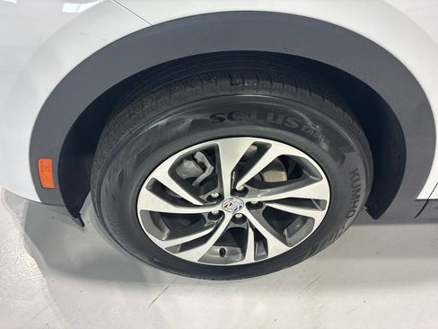 Used 2023 Buick Envision Essence FWD image 11