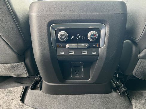Used 2023 Chevrolet Tahoe Premier AWD/4WD image 43