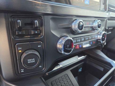 Used 2025 Ford F350 Lariat w/ Lariat Ultimate Package image 17