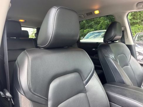 Used 2022 Nissan Pathfinder SL w/ Lighting Package (N92) AWD/4WD image 26