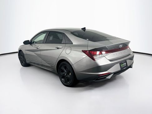 Used 2023 Hyundai Elantra SEL FWD image 5