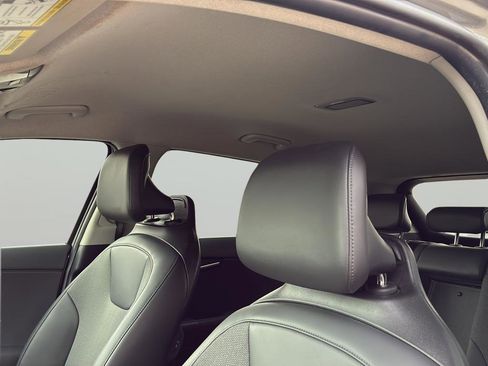 Certified 2025 Kia Niro EX FWD image 21