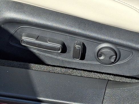 Used 2023 Honda Accord Touring image 11