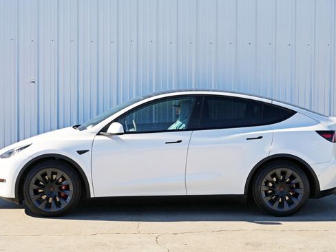 Used 2021 Tesla Model Y 2WD image 50