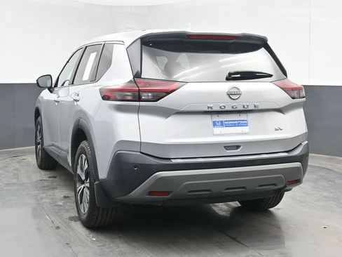 Used 2022 Nissan Rogue SV FWD image 7