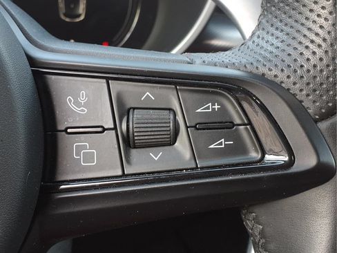 Used 2024 Alfa Romeo Stelvio Veloce AWD/4WD image 25