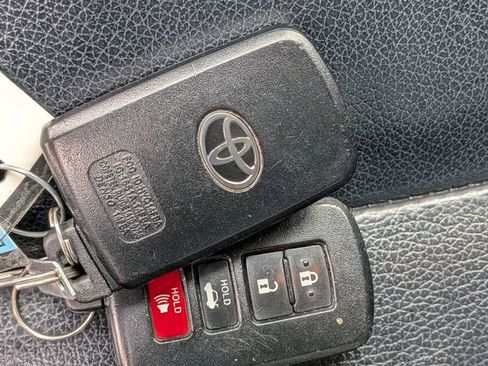 Used 2015 Toyota Avalon XLE Touring image 30