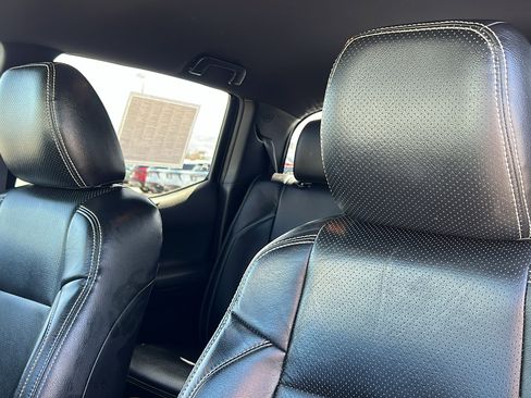 Used 2019 Toyota Tacoma TRD Off-Road AWD/4WD image 15