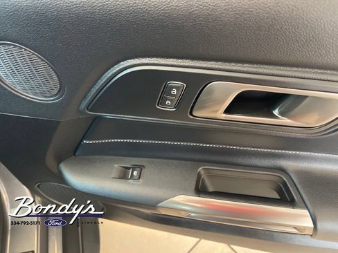 Used 2021 Ford Mustang Shelby GT500 w/ Technology Package RWD image 19