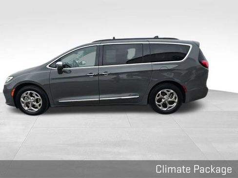 Used 2022 Chrysler Pacifica Limited image 15