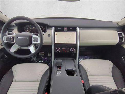 New 2026 Land Rover Discovery Dynamic SE AWD/4WD image 15