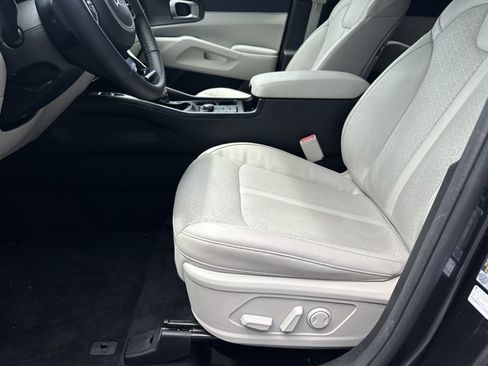 Certified 2022 Kia Sorento S w/ Panoramic Sunroof Package FWD image 10