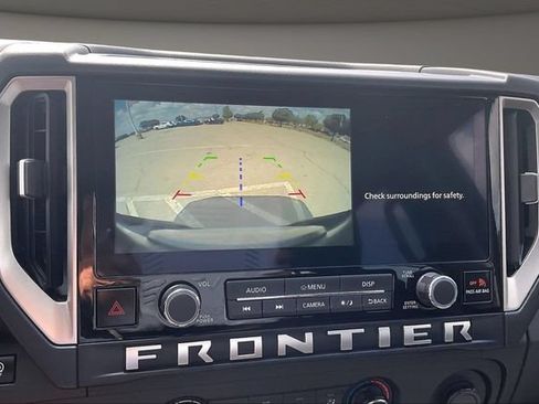 Used 2025 Nissan Frontier SV RWD image 19