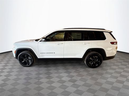 New 2025 Jeep Grand Cherokee L Limited w/ Black Appearance Package image 8