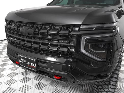 Used 2026 Chevrolet Tahoe Z71 w/ Comfort Package AWD/4WD image 31