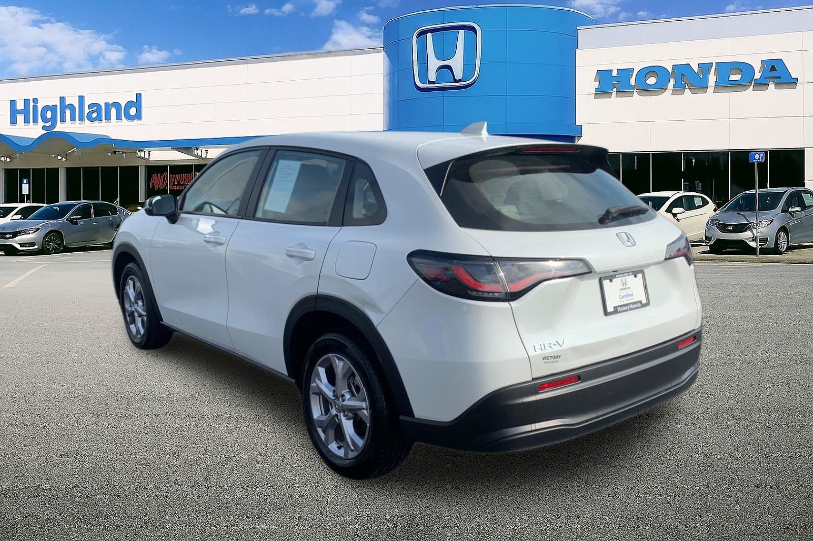 Used 2024 Honda HR-V LX image 3