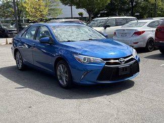 Used 2017 Toyota Camry SE FWD video 1