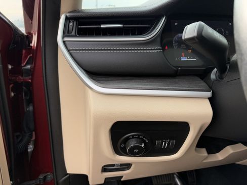 Used 2022 Jeep Grand Cherokee L Limited w/ Trailer Tow Group (B) image 24