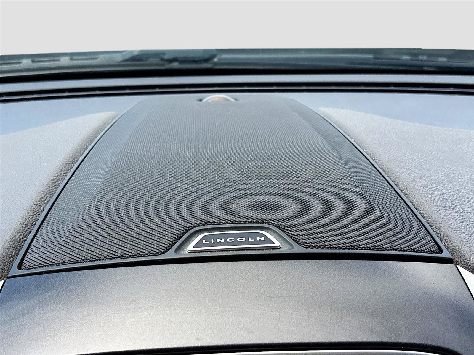 Used 2019 Lincoln Nautilus Select FWD image 19