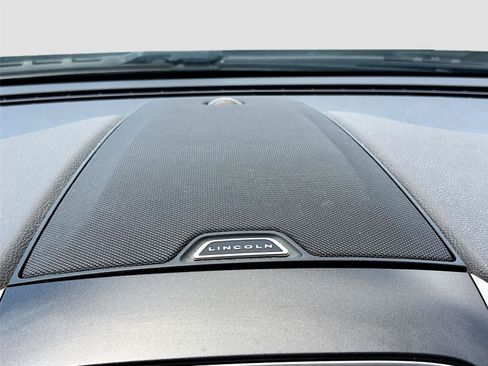 Used 2019 Lincoln Nautilus Select FWD image 19