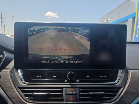 Used 2024 Nissan Altima 2.5 SV w/ SV Premium Package FWD image 20