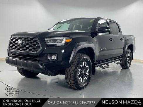Used 2022 Toyota Tacoma TRD Off-Road image 1