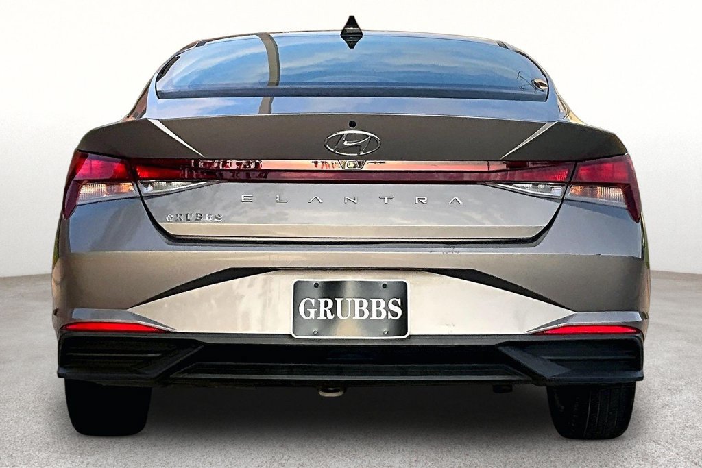 Used 2021 Hyundai Elantra SEL FWD image 5