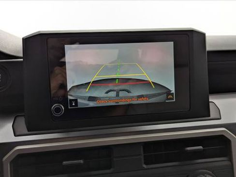 Used 2025 Toyota Tacoma SR5 AWD/4WD image 26