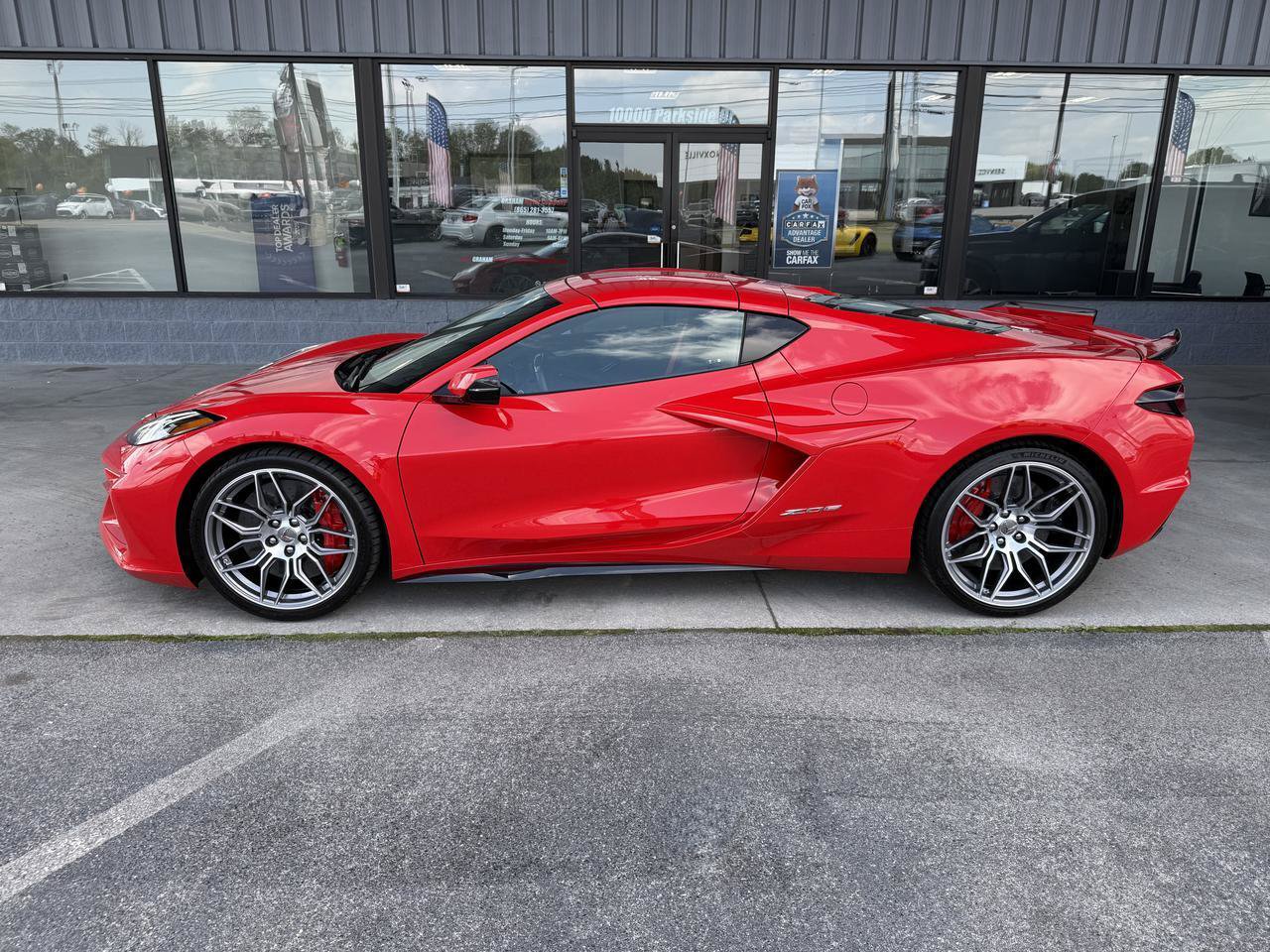 Used 2024 Chevrolet Corvette Z06 Coupe w/ 3LZ w/ Stealth Interior Trim Package RWD image 9