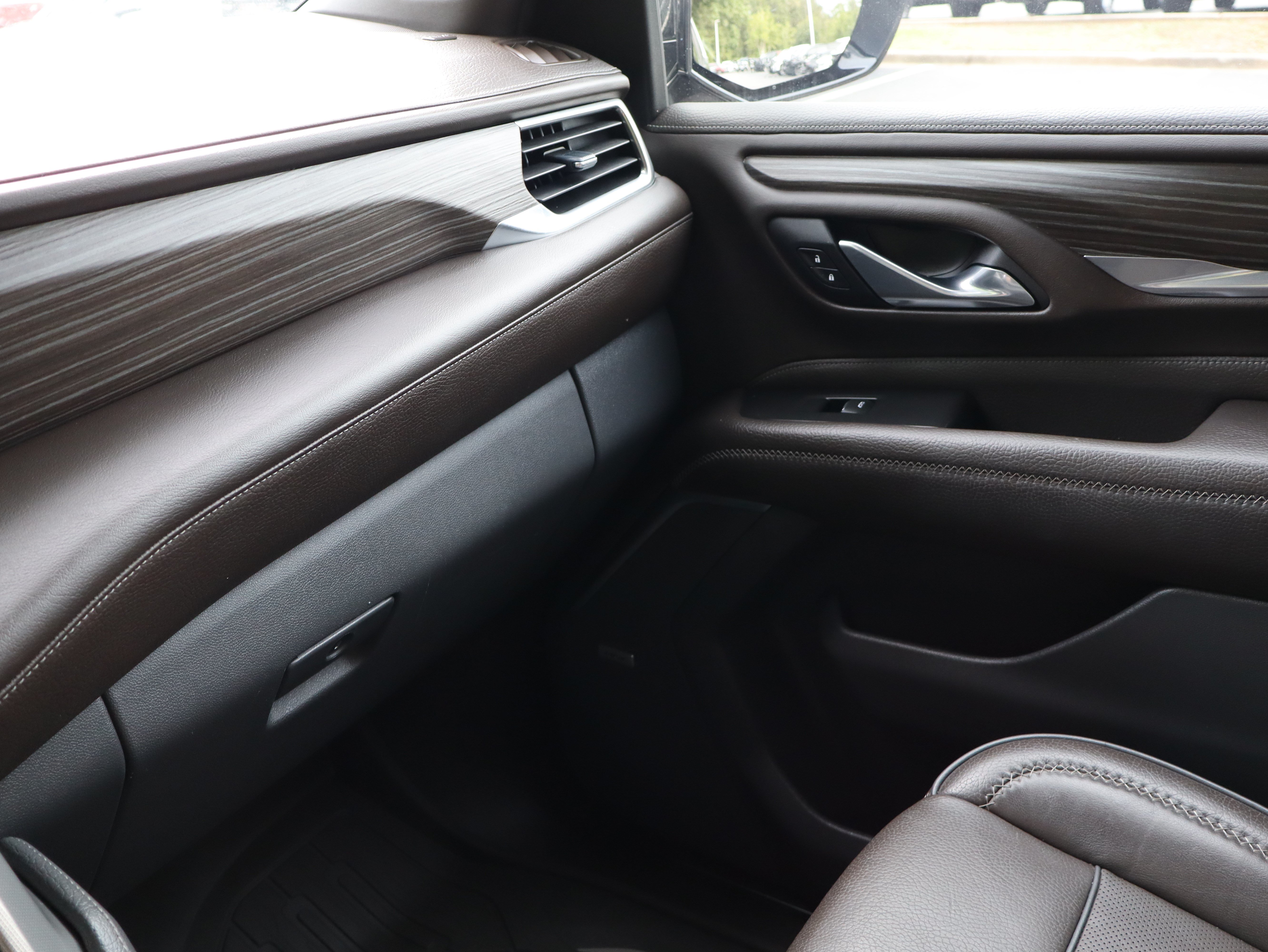 Used 2021 GMC Yukon Denali w/ Denali Premium Package RWD image 47