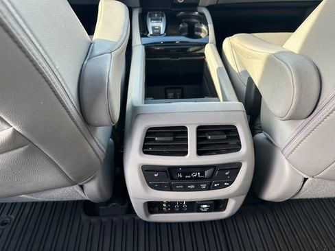 Used 2016 Honda Pilot Elite image 20