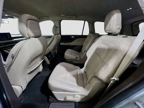 Used 2020 Lincoln Aviator Reserve AWD/4WD image 18