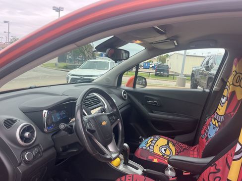 Used 2016 Chevrolet Trax LT w/ LT Convenience Package image 5