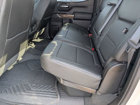 Used 2022 Chevrolet Silverado 1500 LT Trail Boss w/ LT Trail Boss Premium Package image 9