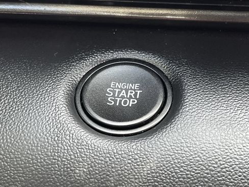 Used 2025 Hyundai Elantra Sport FWD image 15