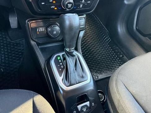 Used 2023 Jeep Renegade Altitude AWD/4WD image 16