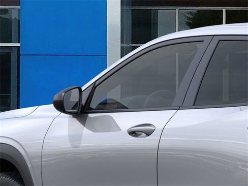 New 2026 Chevrolet Trax LS image 12