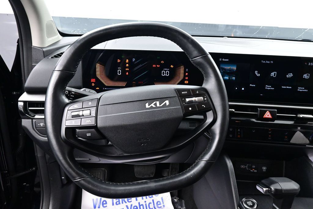 Used 2026 Kia Sportage LX FWD image 30