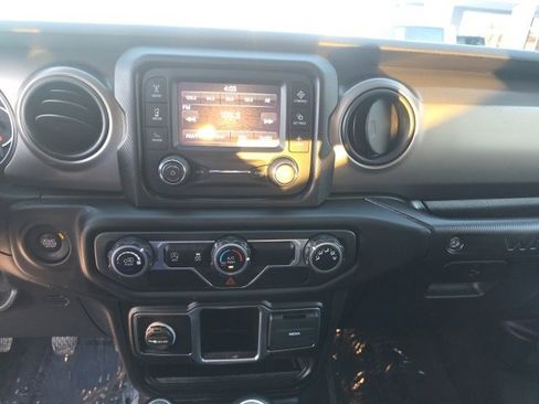 Used 2021 Jeep Wrangler Unlimited Willys image 25