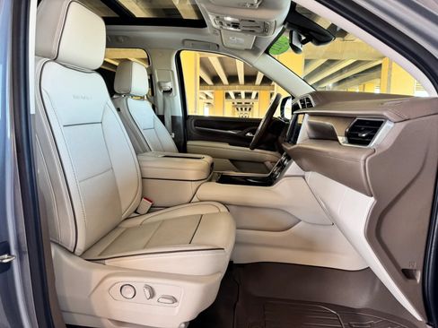Used 2021 GMC Yukon XL Denali w/ LPO, Illumination Package AWD/4WD image 33