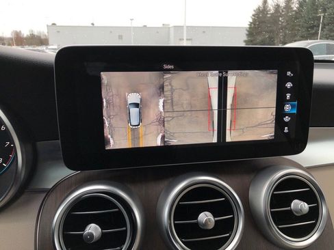 Used 2022 Mercedes-Benz GLC 300 4MATIC image 27