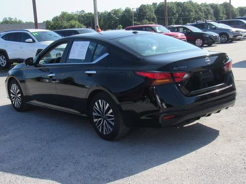 Used 2024 Nissan Altima 2.5 SV FWD image 5